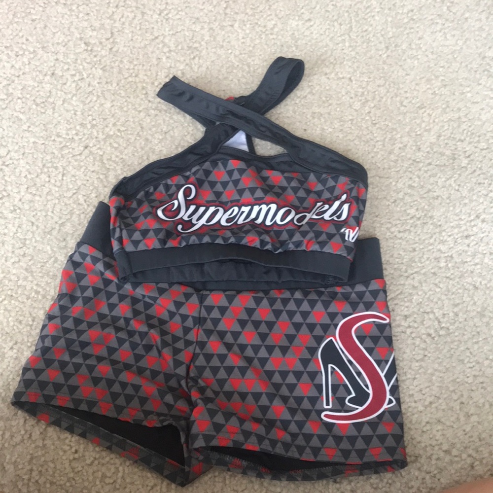 supermodels 18-19 practice wear size adult small